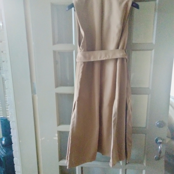 Long sleeveless over coat - Picture 4 of 4